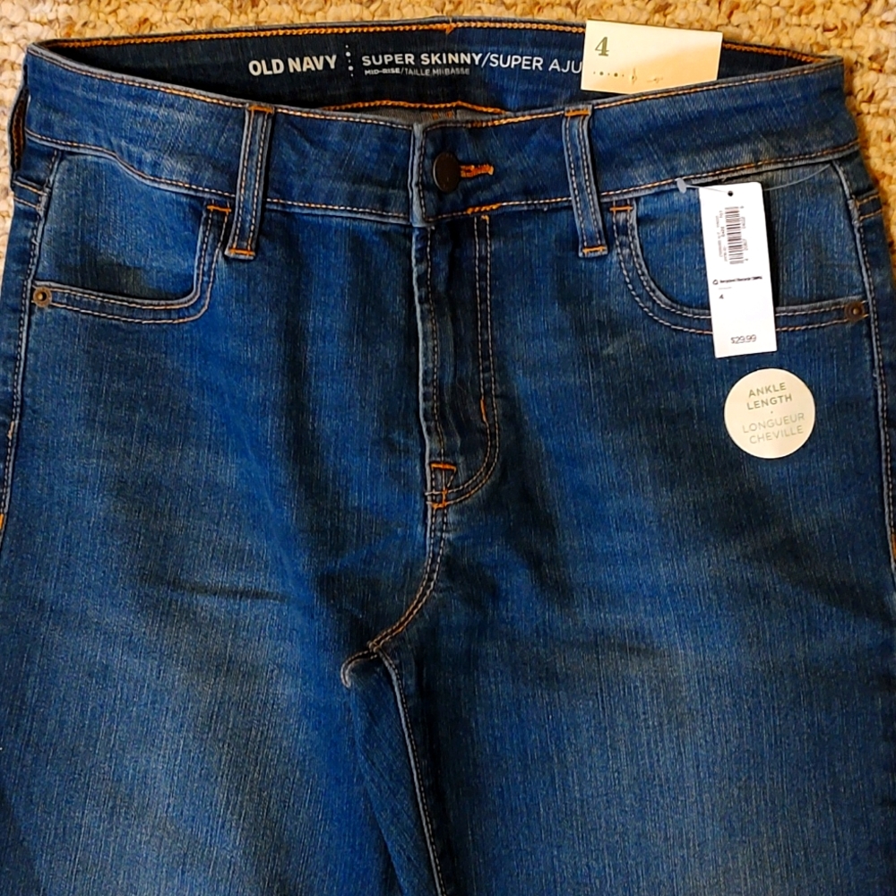 NWT Old Navy Skinny Jeans, Size 4